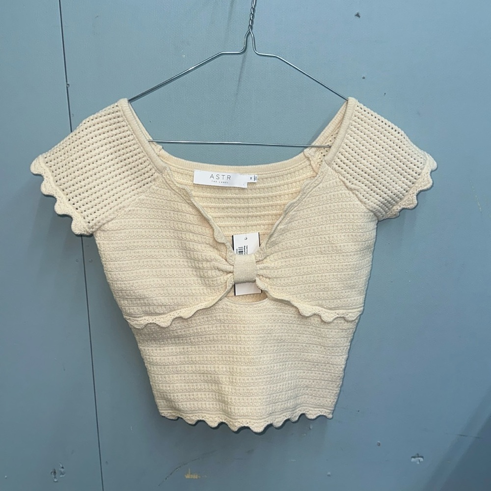 ASTR The Label women’s medium cream top